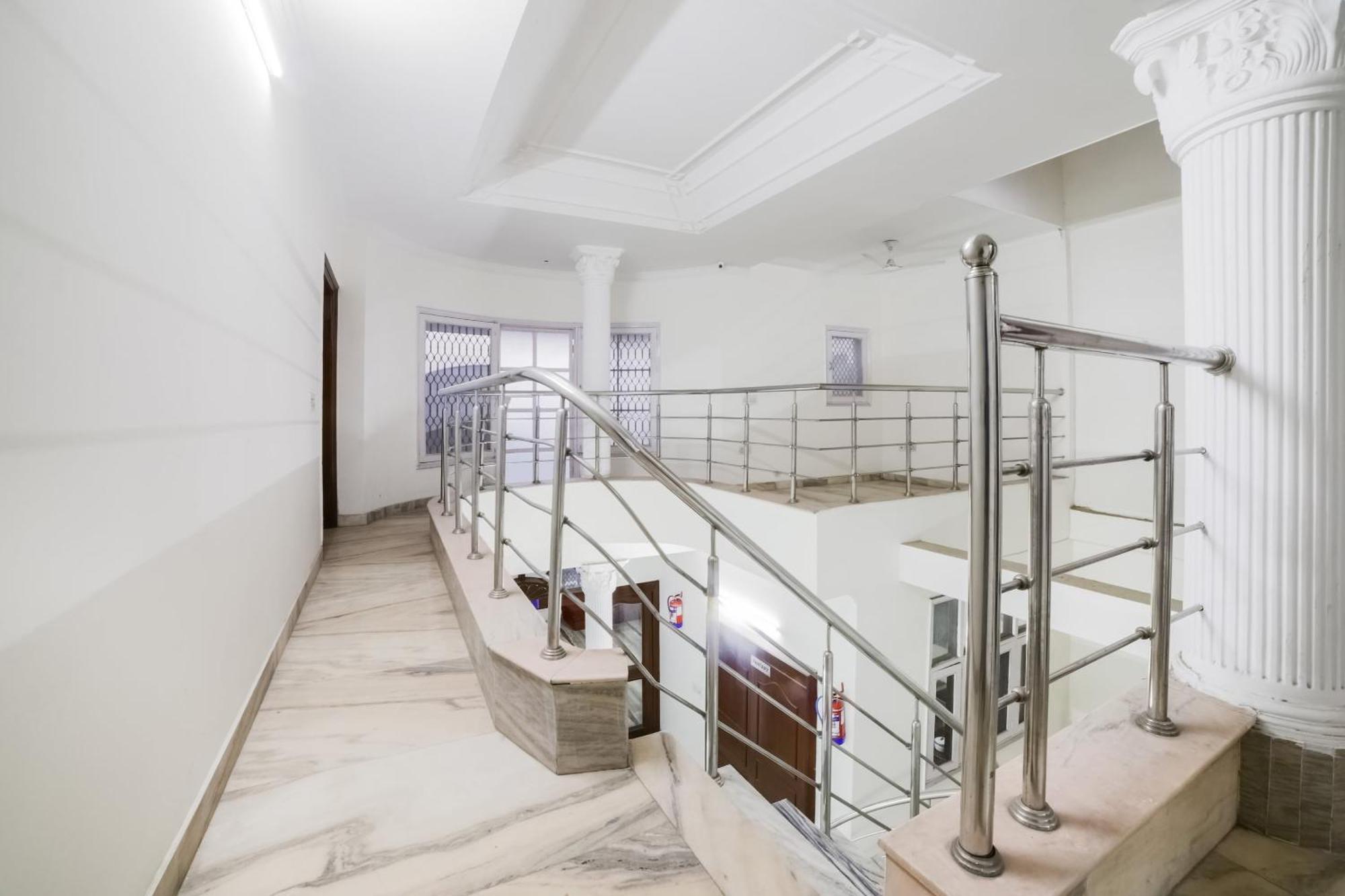 Hotel O Green Villa Нью-Дели Экстерьер фото